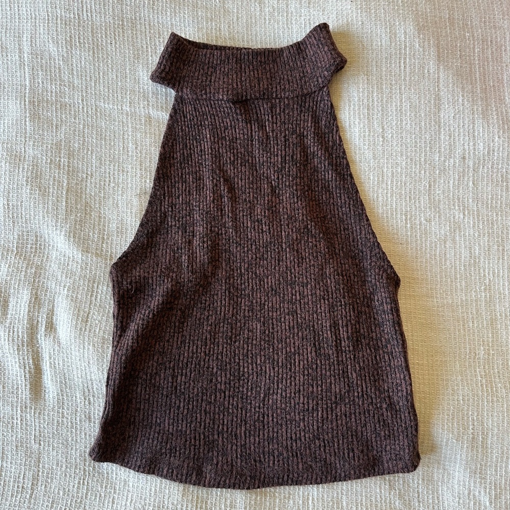 Adorable knit high neck crop top black & maroon